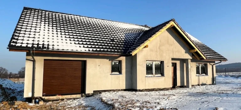 budowa domu z prefabrykatów zimą